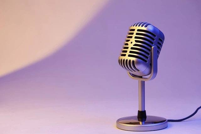 著名配音演员詹妮弗・黑尔谈人工智能:正利用技术剥夺我们养活孩子的能力插图 著名配音演员詹妮弗・黑尔谈人工智能:正利用技术剥夺我们养活孩子的能力