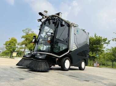智能“黑科技”!小型无人驾驶扫路车亮相四会