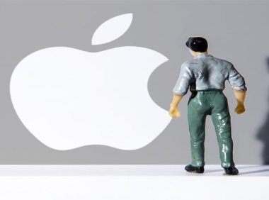 缺席大模型,苹果到底在等什么?