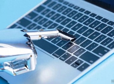 AIPC的“名利场”，生产力革命还是市值猛药？