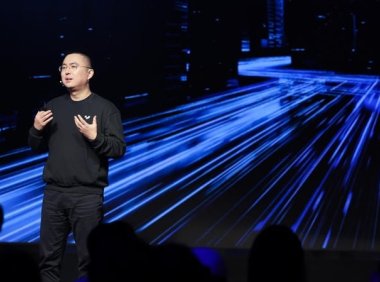 百度AI大模型“上车”,极越与夏一平的翻身之仗?
