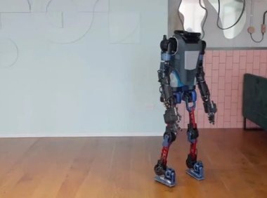 新型人形机器人 Menteebot 亮相：人类可用自然语言向其发号施令