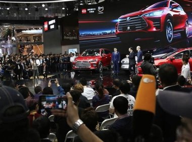 华为、小米携流量入场，智能化博弈或成最大看点｜2024北京车展前瞻