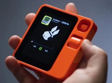 口袋 AI 设备 Rabbit R1 身陷负面漩涡:API 被曝漏洞,可暴露用户信息