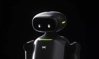 小鹏发布AI人形机器人Iron：1:1复刻真人、已下工厂拧螺丝