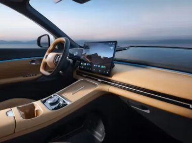 汽车行业首个，吉利星睿大模型与 DeepSeek 深度融合