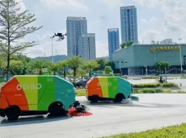 深圳龙岗区启用清洁机器人充能站，5 台“小蜜蜂”落地为环卫工人减负