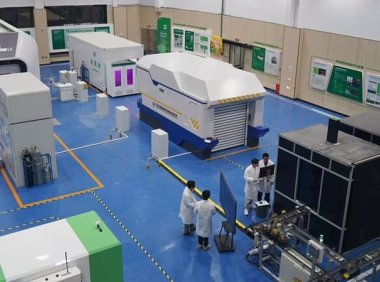 我国全链条机器人育种家“小海”亮相，基因挖掘效率提高 10 倍以上