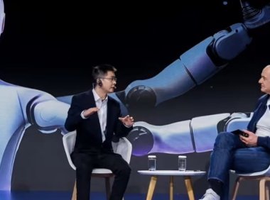 机器人自由出招对打，宇树王兴兴预计未来六个月左右落地