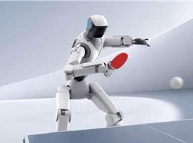 极佳视界通用双足人形机器人 Maker L01 发布,曾获华为哈勃投资